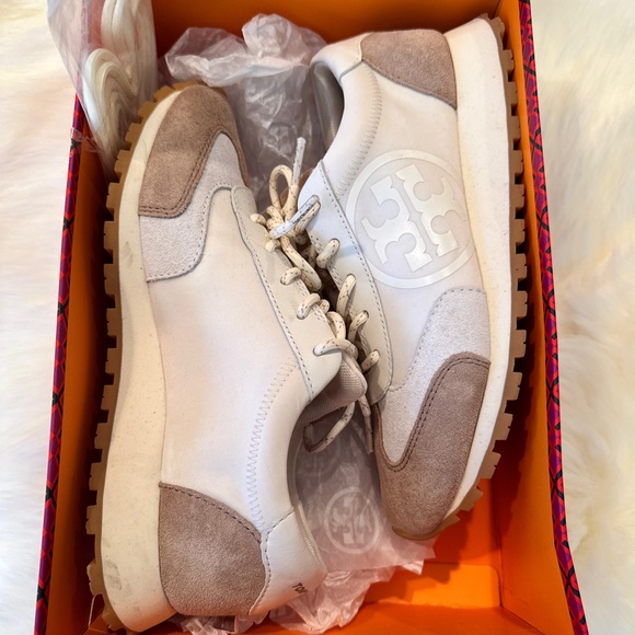 Tory Burch Annie Cream and Tan Sneakers - Picture 7 of 8